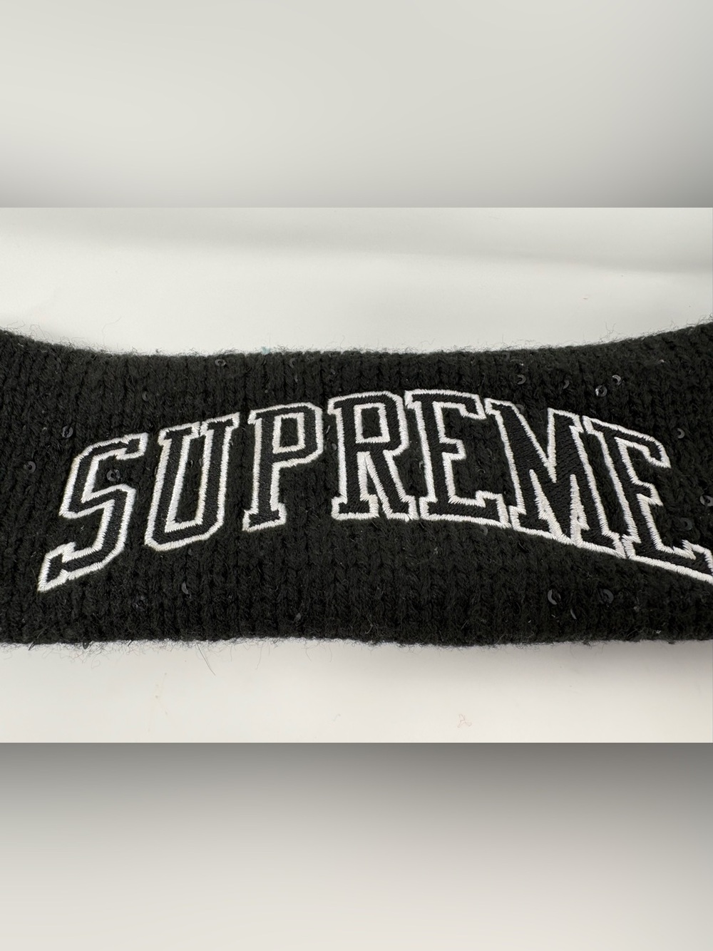 Supreme x New Era FW18 Sequin Arc Logo Headband Black - Picture 4 of 14